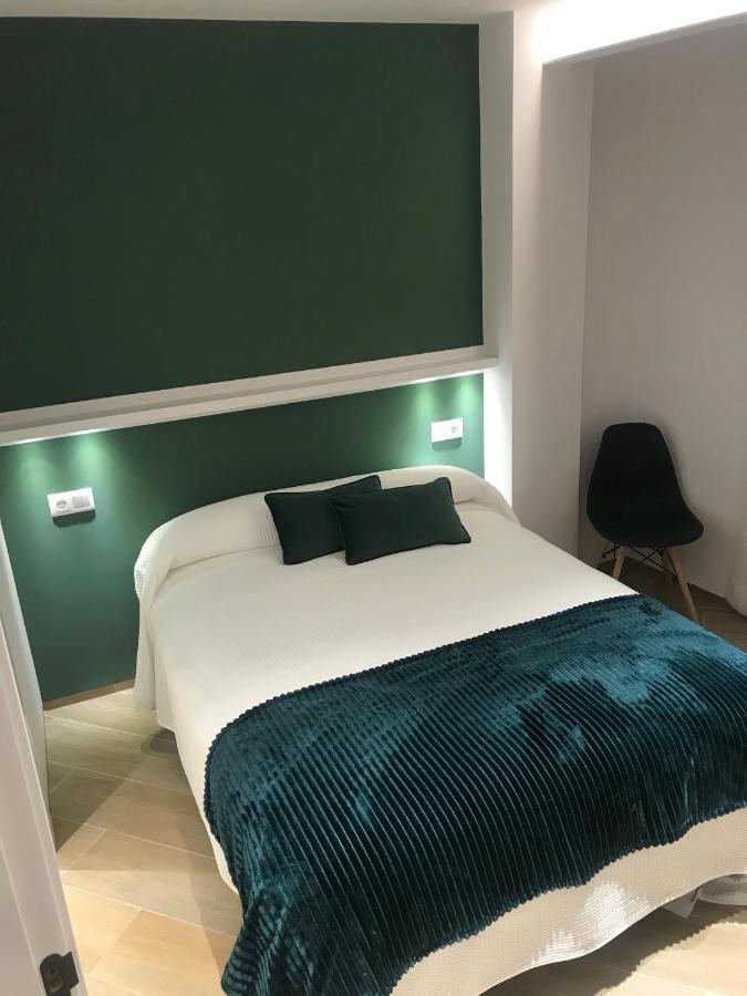 Hostal Leon Torreorgaz Extérieur photo