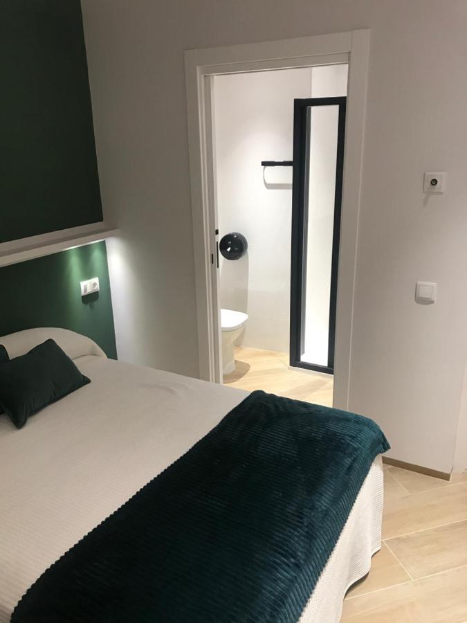 Hostal Leon Torreorgaz Extérieur photo