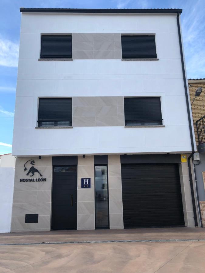 Hostal Leon Torreorgaz Extérieur photo